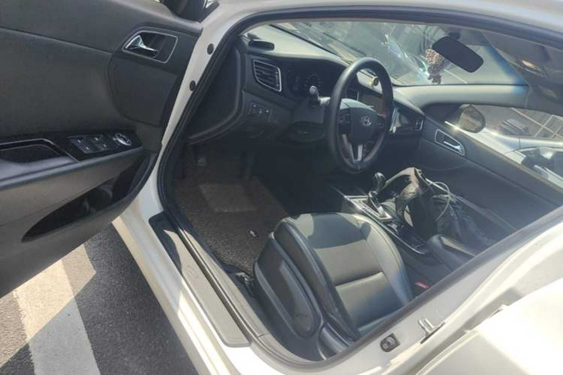 Used Hyundai Mistra 2014 1.8L Automatic Smart GLS Driver Seat