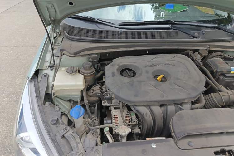 Used Hyundai Mistra 2014 1.8L Automatic Smart GLS Engine Bay Right