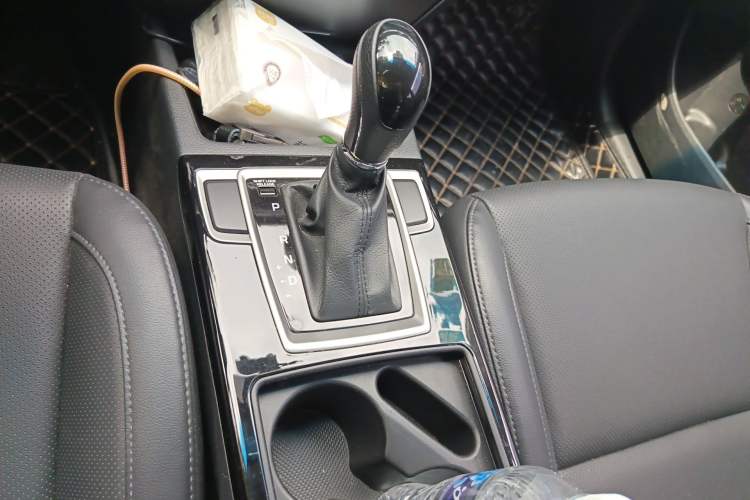 Used Hyundai Mistra 2014 1.8L Automatic Smart GLS Gear Lever