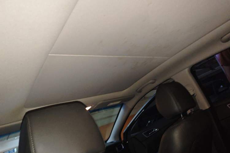Used Hyundai Mistra 2014 1.8L Automatic Smart GLS Headliner