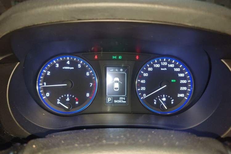 Used Hyundai Mistra 2014 1.8L Automatic Smart GLS Instrument Cluster