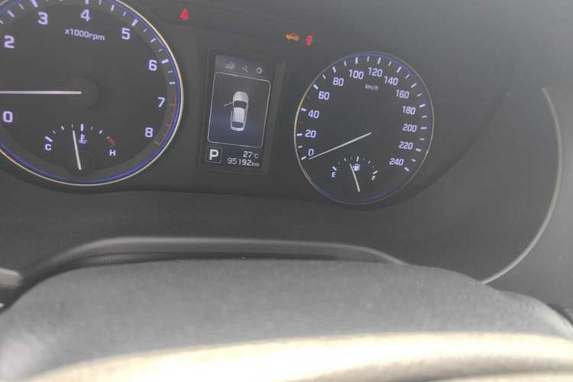 Used Hyundai Mistra 2014 1.8L Automatic Smart GLS Odometer Close Up