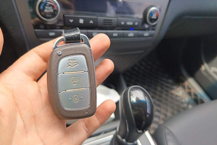 Used Hyundai Mistra 2014 1.8L Automatic Smart GLS Vehicle Key