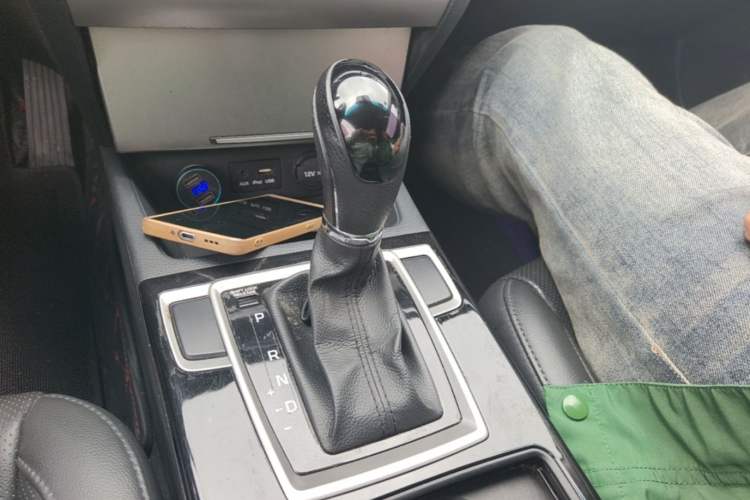 Used Hyundai Mistra 2014 1.8L Automatic Smart GLS Gear Lever