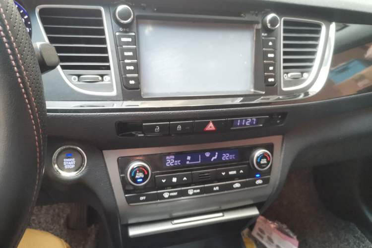 Used Hyundai Mistra 2014 1.8L Automatic Deluxe DLX Model Audio And AC Panel