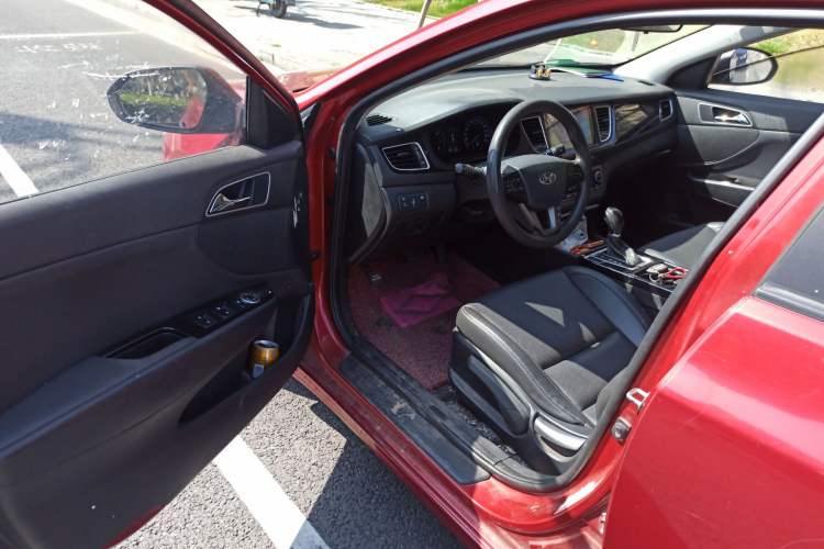 Used Hyundai Mistra 2014 1.8L Automatic Smart GLS Driver Seat