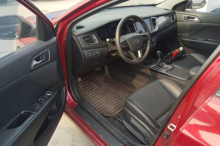 Used Hyundai Mistra 2014 1.8L Automatic Smart GLS Driver Seat