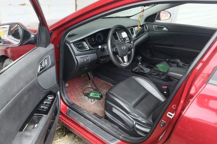 Used Hyundai Mistra 2014 1.8L Automatic Smart GLS Driver Seat
