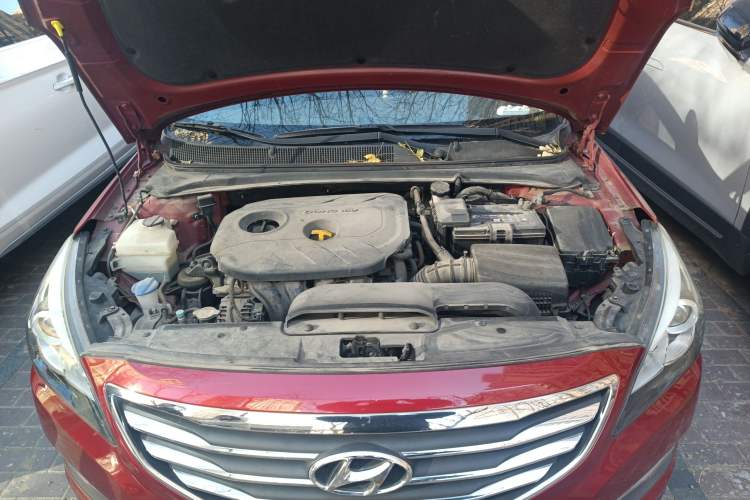 Used Hyundai Mistra 2014 1.8L Automatic Deluxe DLX Model Engine Bay