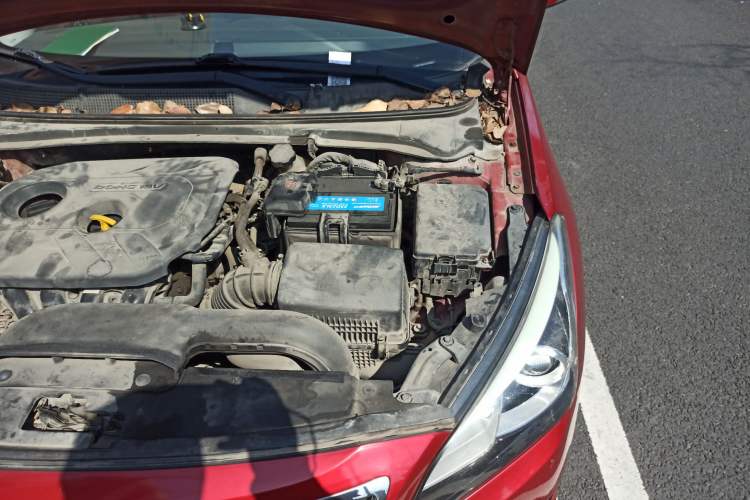 Used Hyundai Mistra 2014 1.8L Automatic Smart GLS Engine Bay Left