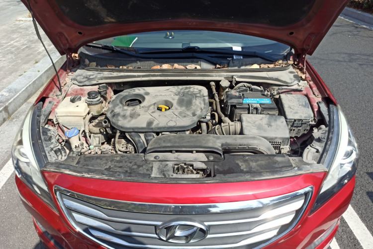 Used Hyundai Mistra 2014 1.8L Automatic Smart GLS Engine Bay
