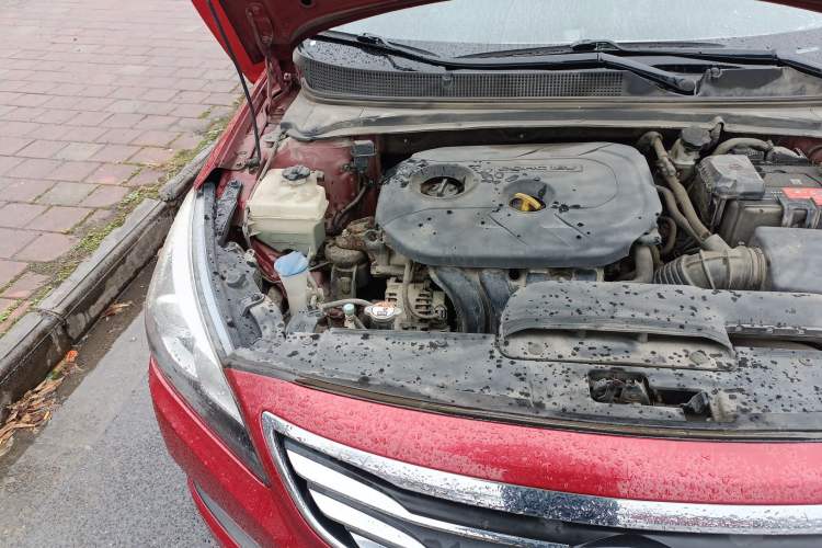 Used Hyundai Mistra 2014 1.8L Automatic Deluxe DLX Model Engine Bay Right