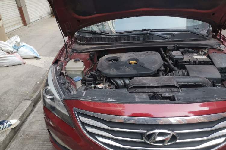 Used Hyundai Mistra 2014 1.8L Automatic Deluxe DLX Model Engine Bay Right