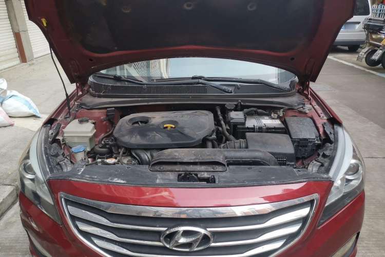 Used Hyundai Mistra 2014 1.8L Automatic Deluxe DLX Model Engine Bay
