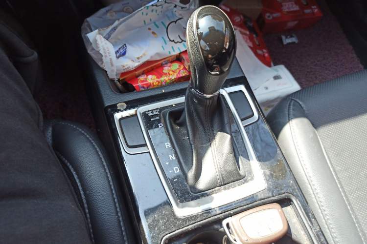Used Hyundai Mistra 2014 1.8L Automatic Smart GLS Gear Lever