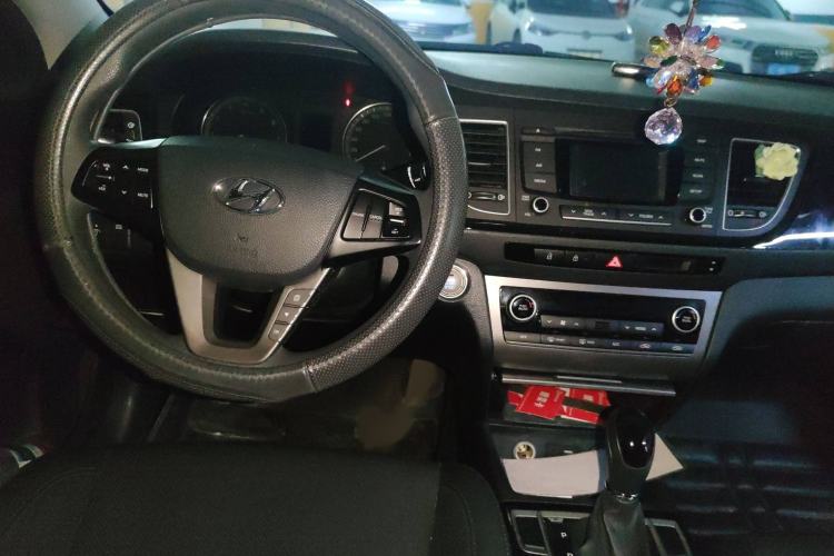 Used Hyundai Mistra 2014 1.8L Automatic Deluxe DLX Model Interior 2