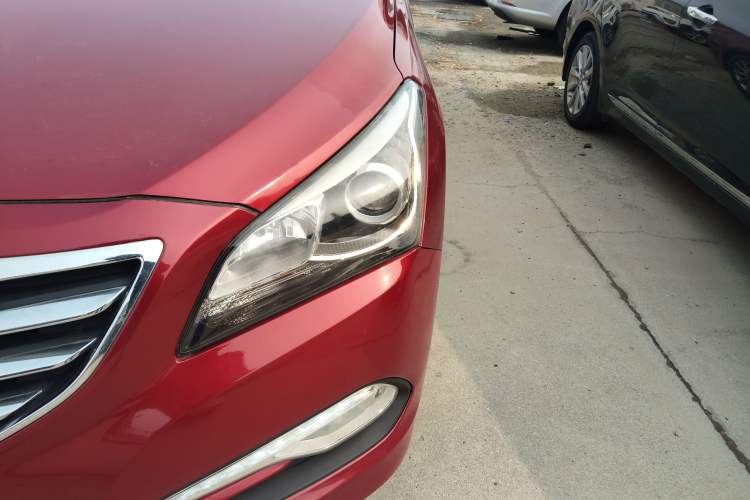 Used Hyundai Mistra 2014 1.8L Automatic Smart GLS Left Front Headlight