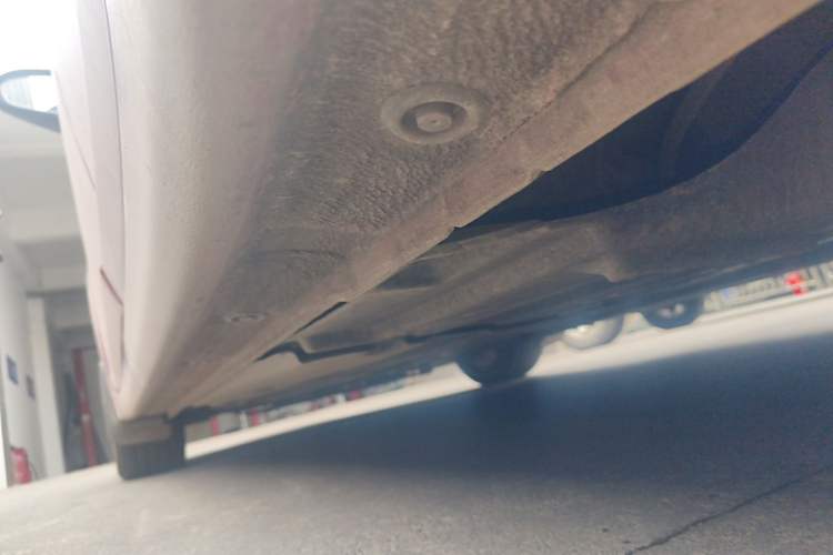 Used Hyundai Mistra 2014 1.8L Automatic Deluxe DLX Model Left Side Sill