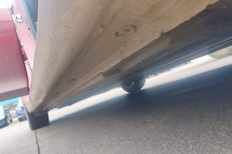 Used Hyundai Mistra 2014 1.8L Automatic Deluxe DLX Model Right Side Sill