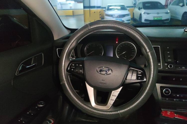 Used Hyundai Mistra 2014 1.8L Automatic Deluxe DLX Model Steering Wheel