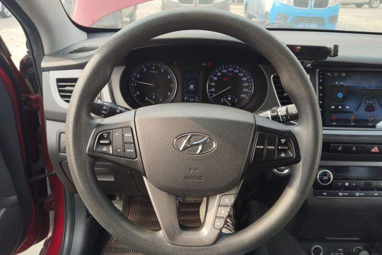 Used Hyundai Mistra 2014 1.8L Automatic Smart GLS Steering Wheel