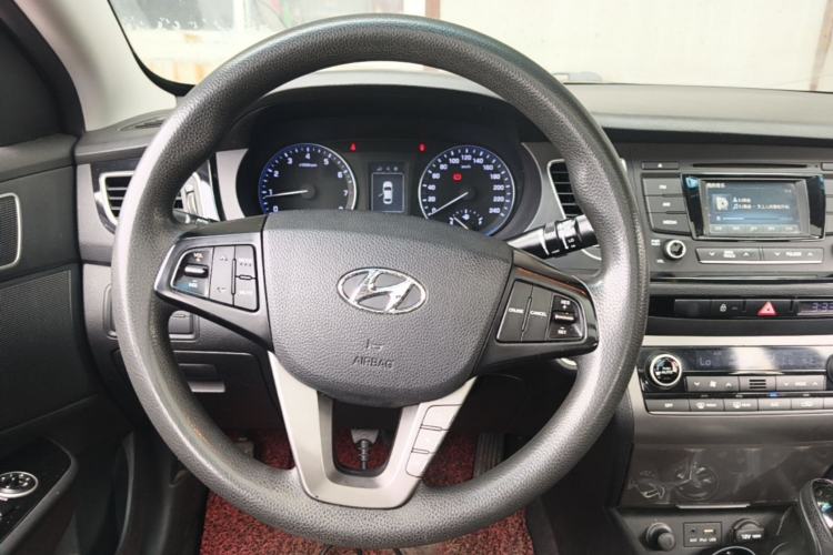 Used Hyundai Mistra 2014 1.8L Automatic Smart GLS Steering Wheel