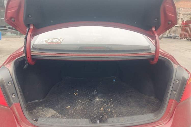 Used Hyundai Mistra 2014 1.8L Automatic Deluxe DLX Model Trunk