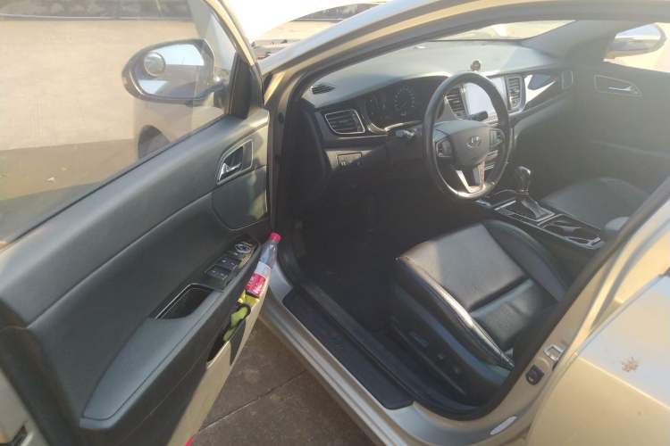 Used Hyundai Mistra 2014 1.8L Automatic Deluxe DLX Model Driver Seat