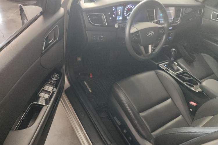 Used Hyundai Mistra 2014 1.8L Automatic Deluxe DLX Model Driver Seat