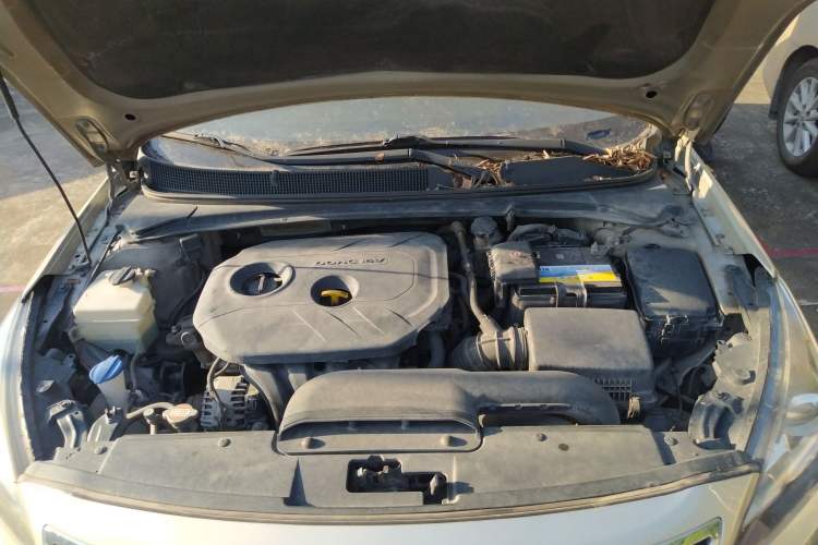 Used Hyundai Mistra 2014 1.8L Automatic Deluxe DLX Model Engine Bay