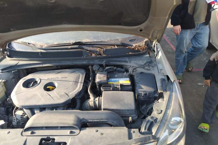 Used Hyundai Mistra 2014 1.8L Automatic Deluxe DLX Model Engine Bay Left