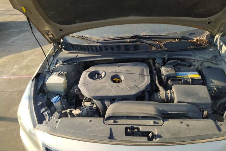 Used Hyundai Mistra 2014 1.8L Automatic Deluxe DLX Model Engine Bay Right
