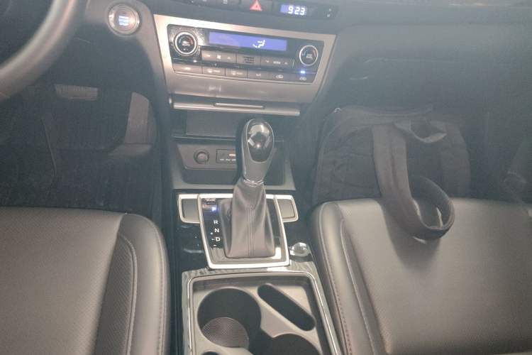 Used Hyundai Mistra 2014 1.8L Automatic Deluxe DLX Model Gear Lever
