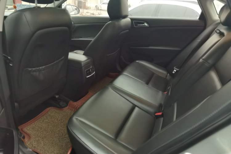 Used Hyundai Mistra 2014 1.8L Automatic Smart GLS Interior 3