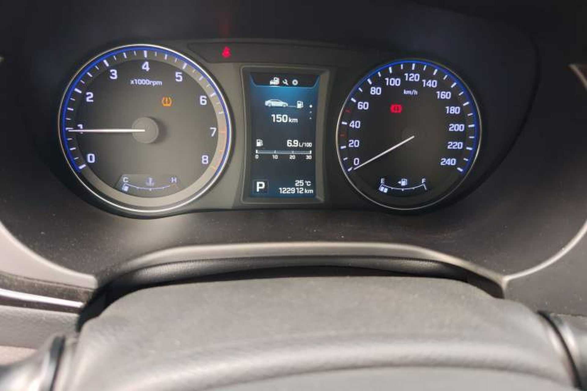 Used Hyundai Mistra 2014 1.8L Automatic Deluxe DLX Model Odometer Close Up