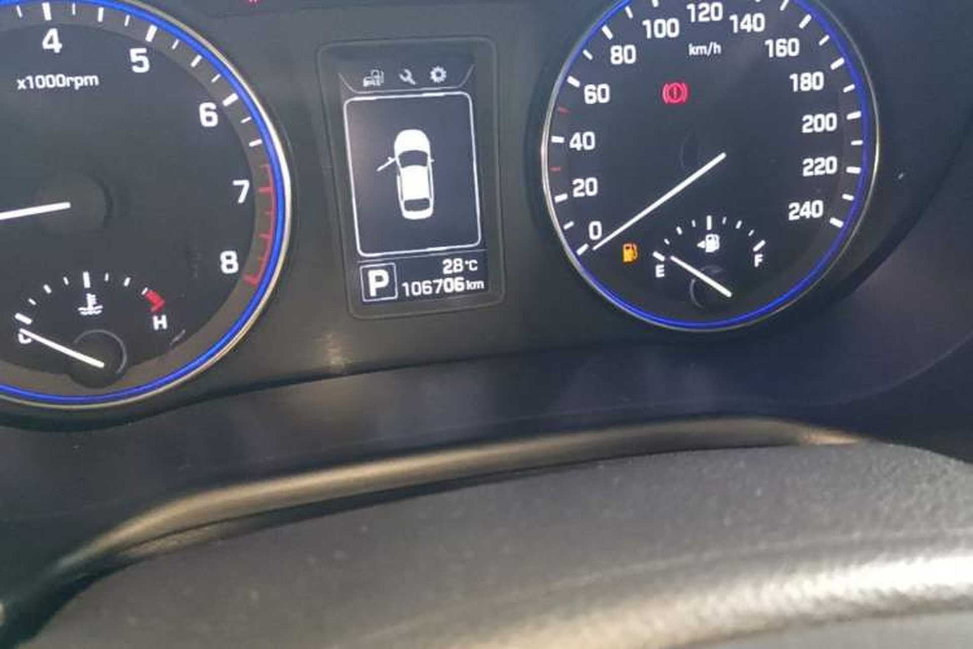 Used Hyundai Mistra 2014 1.8L Automatic Smart GLS Odometer Close Up