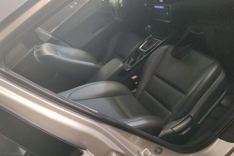 Used Hyundai Mistra 2014 1.8L Automatic Deluxe DLX Model Right Front Seat