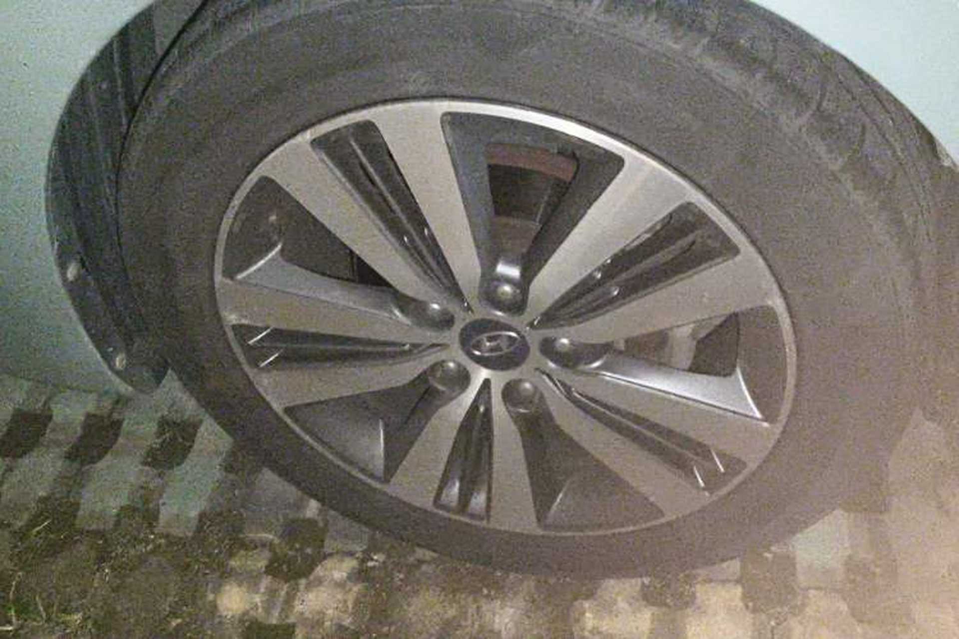 Used Hyundai Mistra 2014 1.8L Automatic Deluxe DLX Model Right Front Wheel Hub