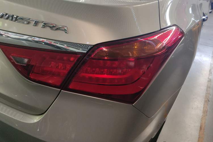 Used Hyundai Mistra 2014 1.8L Automatic Deluxe DLX Model Right Rear Taillight