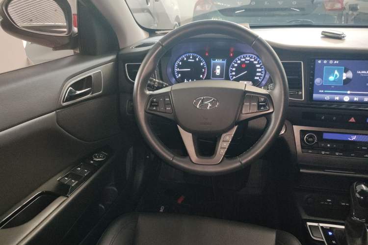 Used Hyundai Mistra 2014 1.8L Automatic Deluxe DLX Model Steering Wheel