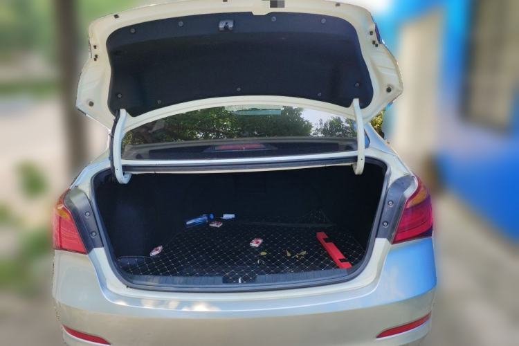 Used Hyundai Mistra 2014 1.8L Automatic Deluxe DLX Model Trunk