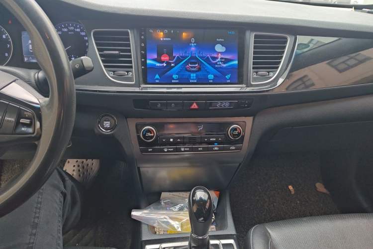 Used Hyundai Mistra 2014 1.8L Automatic Smart GLS Audio And AC Panel