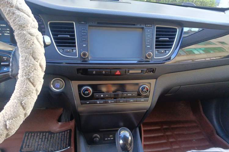 Used Hyundai Mistra 2014 1.8L Automatic Smart GLS Audio And AC Panel