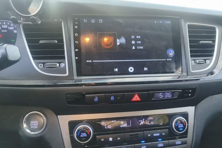 Used Hyundai Mistra 2014 1.8L Automatic Deluxe DLX Model Audio And AC Panel