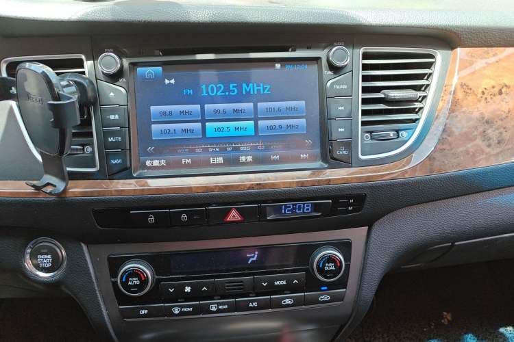 Used Hyundai Mistra 2014 1.8L Automatic Deluxe DLX Model Audio And AC Panel