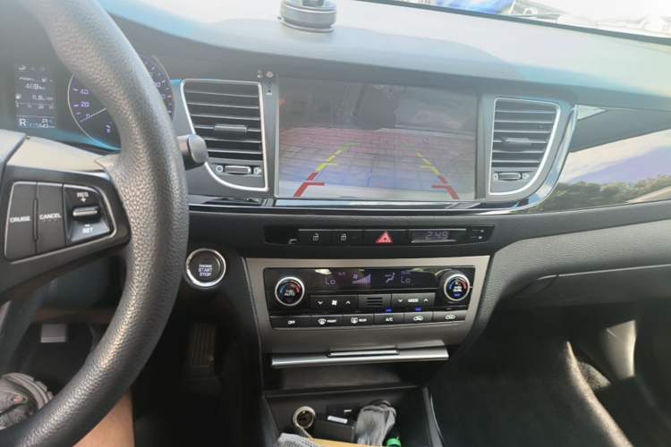 Used Hyundai Mistra 2014 1.8L Automatic Smart GLS Audio And AC Panel