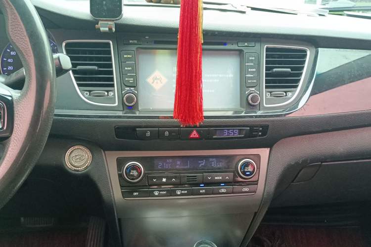 Used Hyundai Mistra 2014 1.8L Automatic Smart GLS Audio And AC Panel