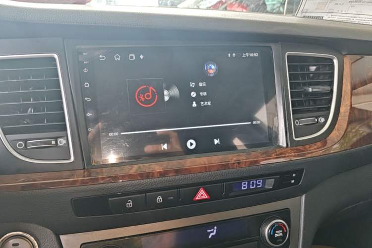 Used Hyundai Mistra 2014 1.8L Automatic Deluxe DLX Model Audio And AC Panel