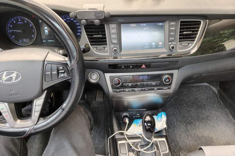 Used Hyundai Mistra 2014 1.8L Automatic Deluxe DLX Model Audio And AC Panel