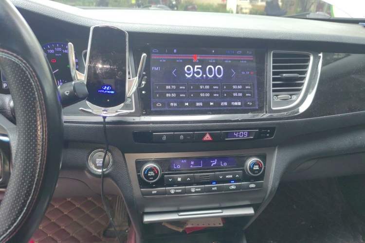 Used Hyundai Mistra 2014 1.8L Automatic Smart GLS Audio And AC Panel